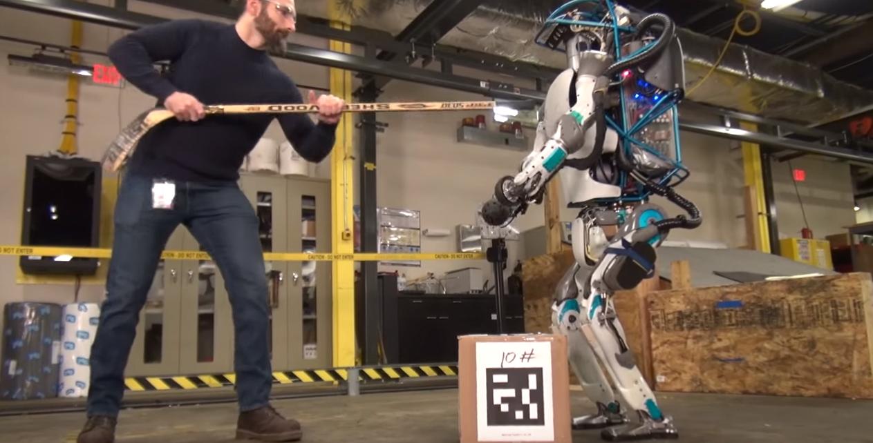 Boston Dynamics revela robô que sabe abrir portas e que se adapta ao terreno