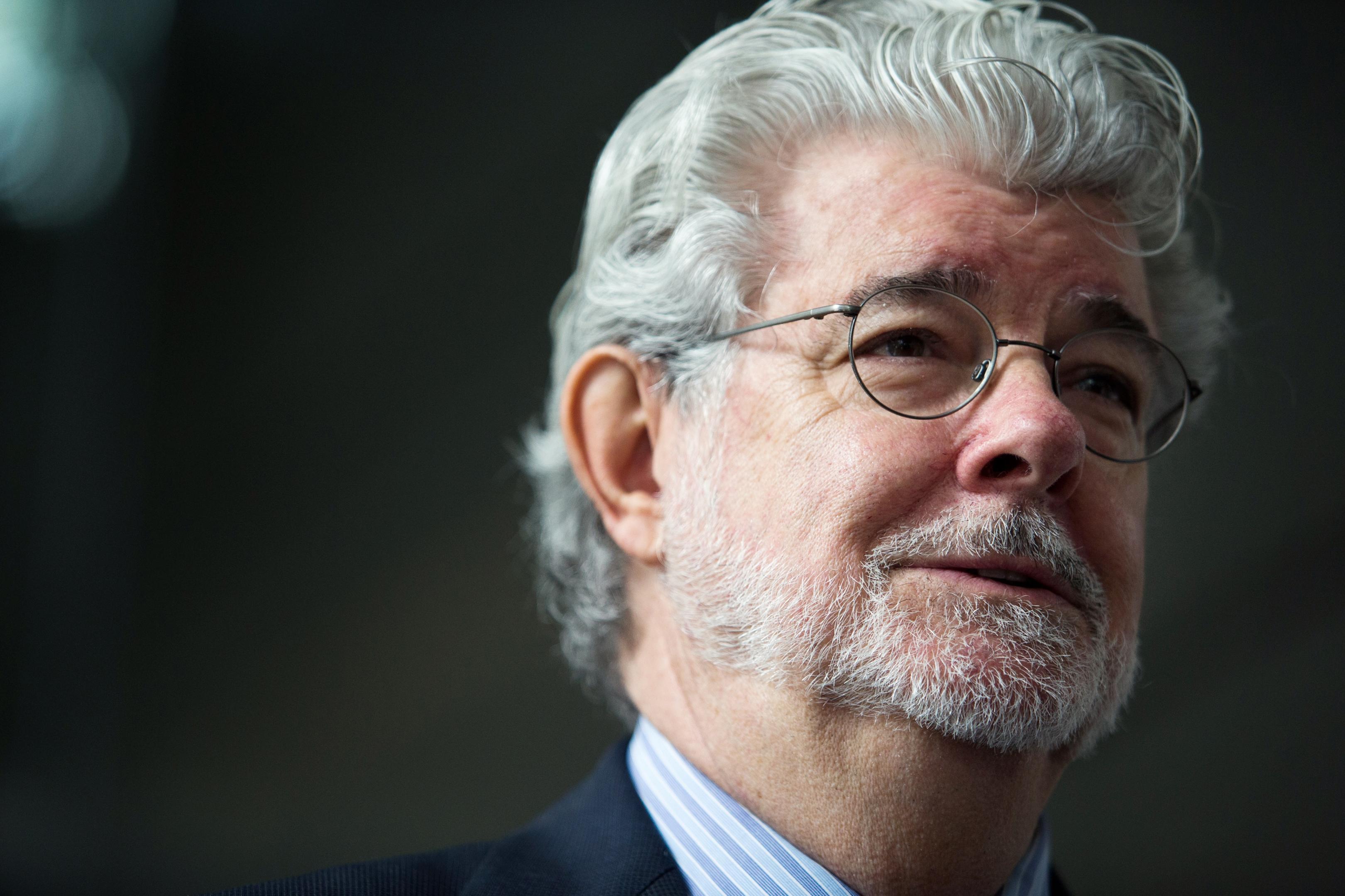 George Lucas crítica Star Wars: O Despertar da Força por ser "retrô"