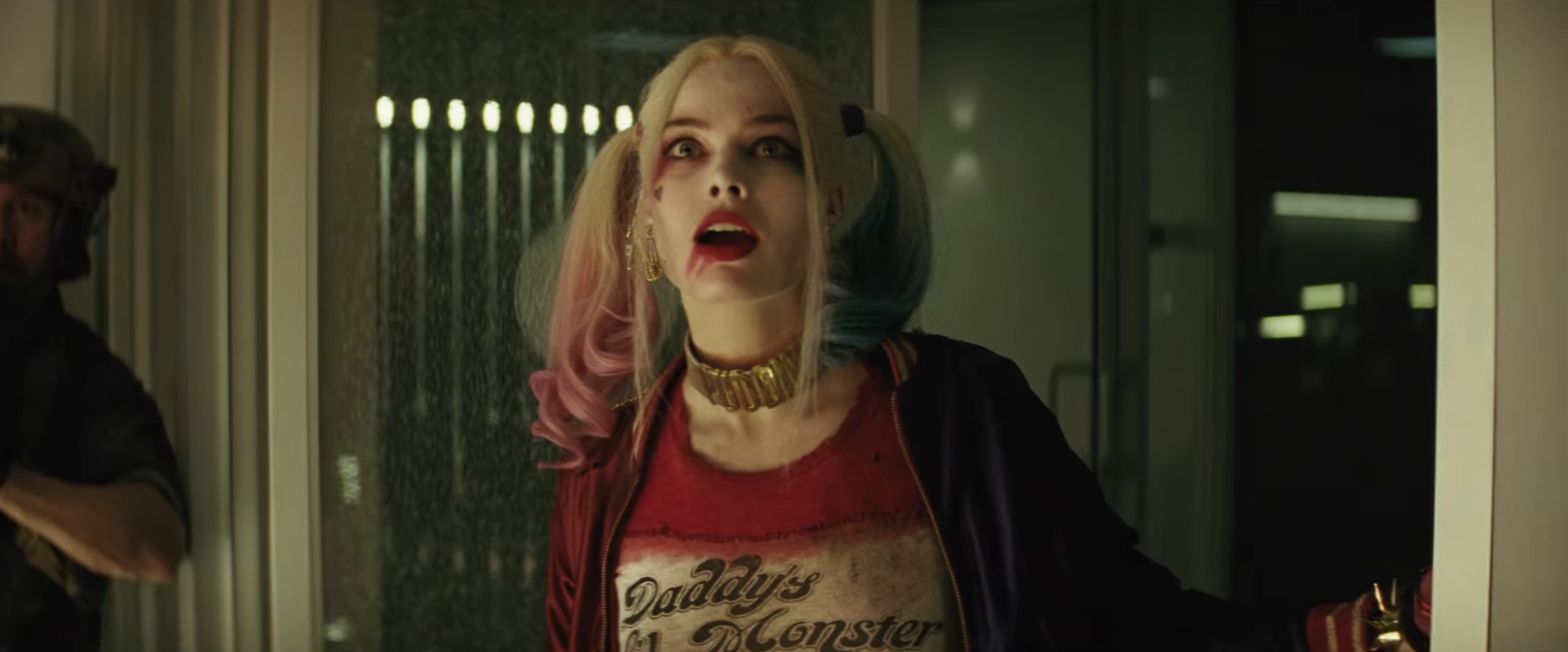 Margot Robbie revela que figurino original da Arlequina quase