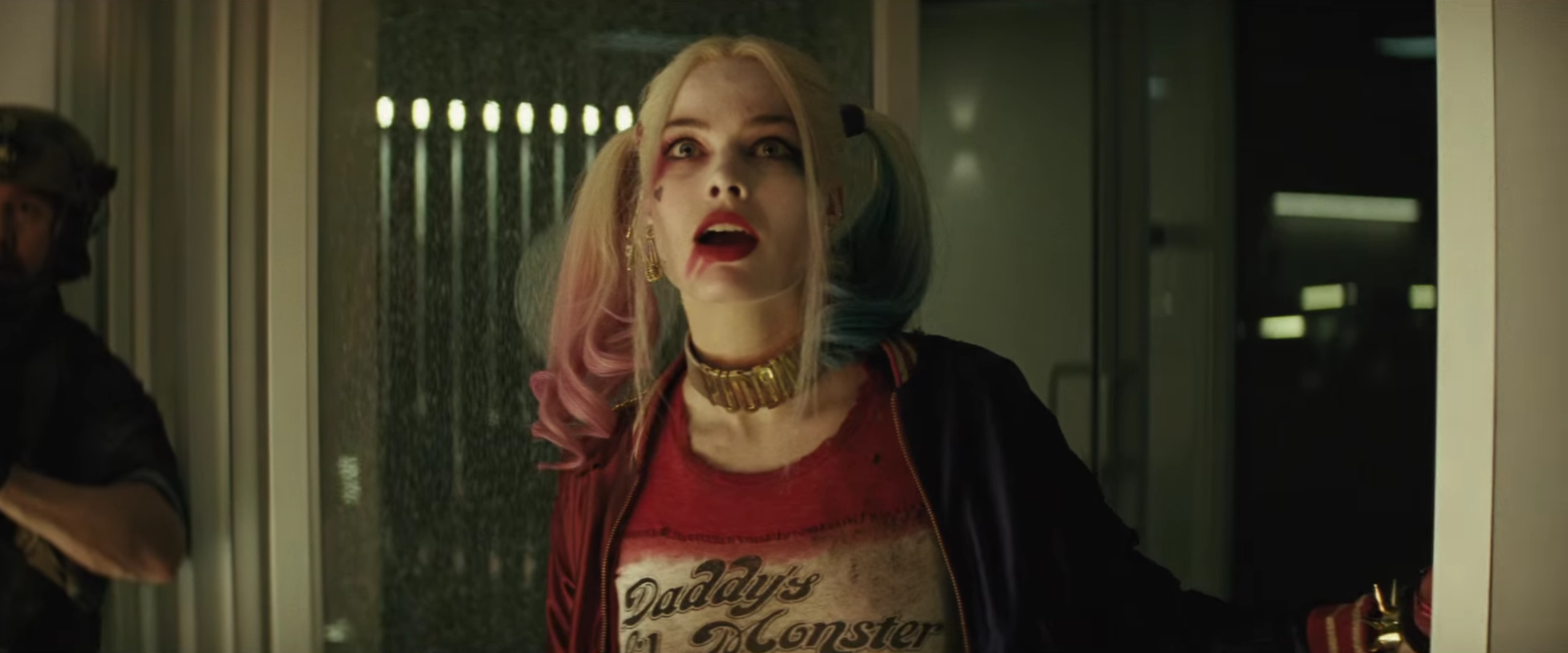 Margot Robbie fala sobre a roupa da Harley Quinn em Esquadrão Suicida