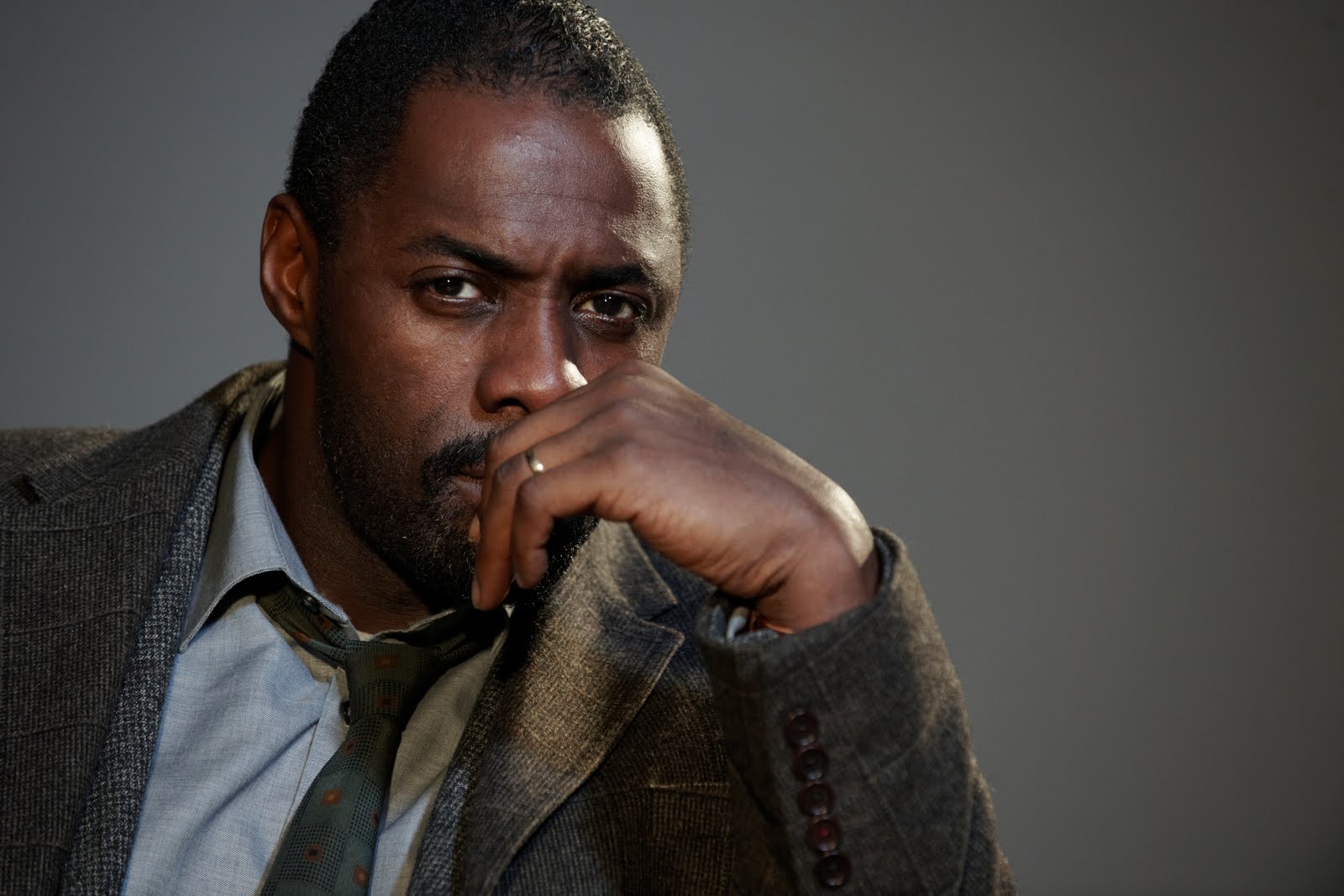 Idris Elba retorna ao trabalho no novo trailer de Luther da BBC