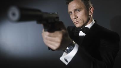 007 | Ofereceram US$150 milhões para Daniel Craig reprisar o papel