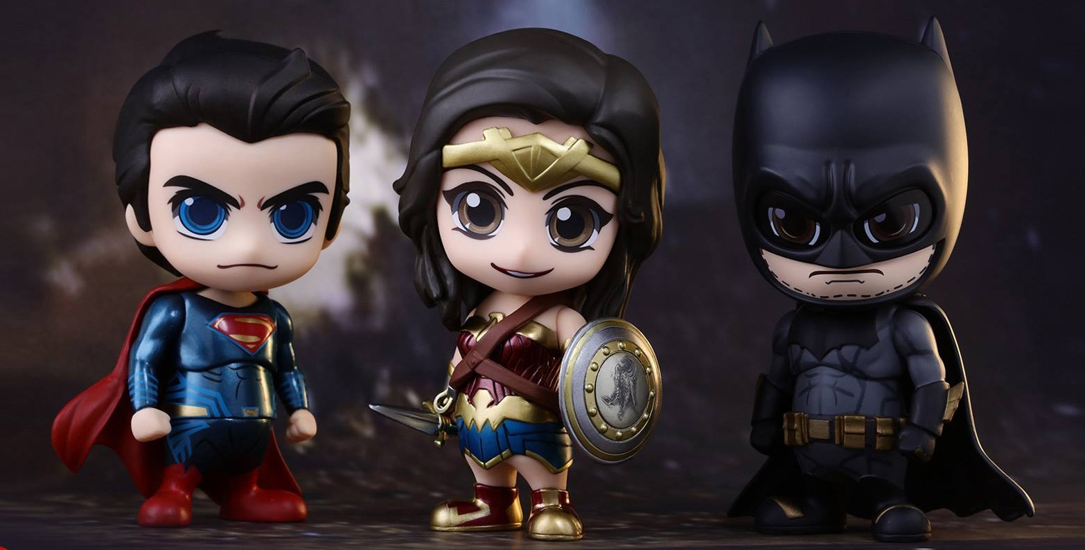 Batman e Superman competem em fofura na versão Cosbaby, da Hot Toys