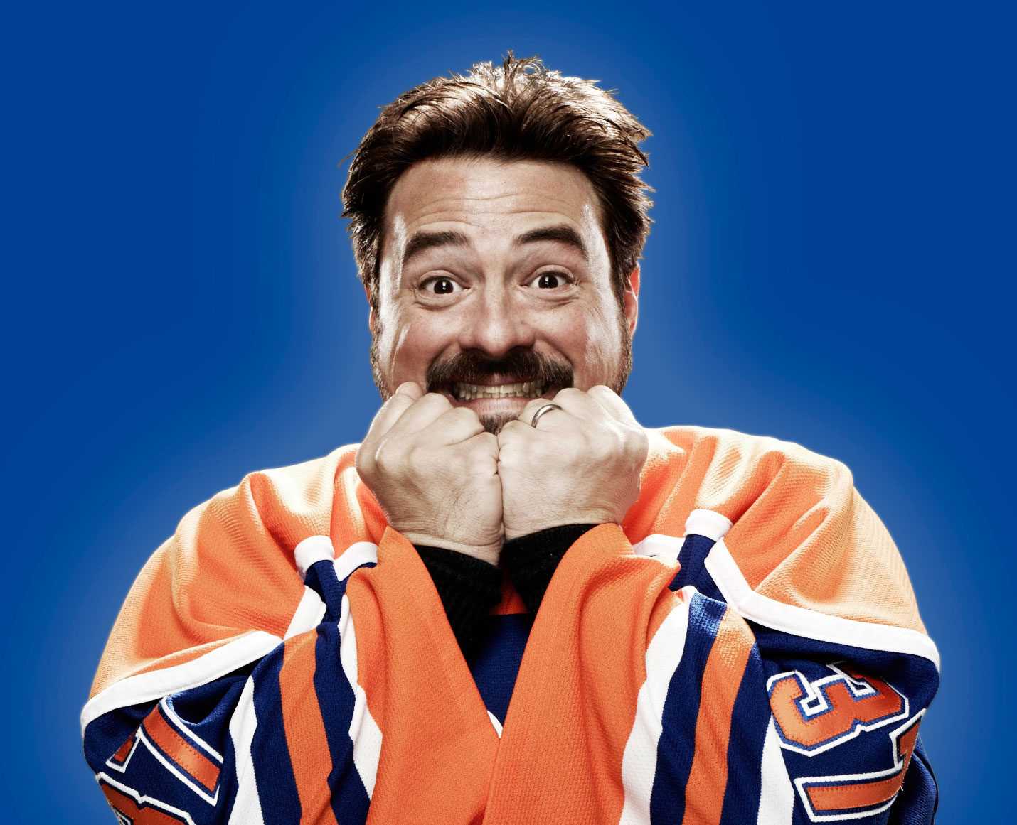 Kevin Smith apoia a ideia de Ronda Rousey como Capitã Marvel