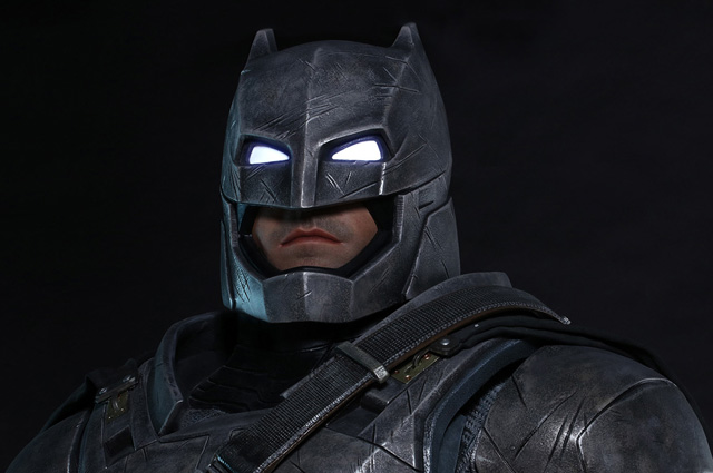 É preciso ter a fortuna do Bruce Wayne para comprar este Batman em tamanho real