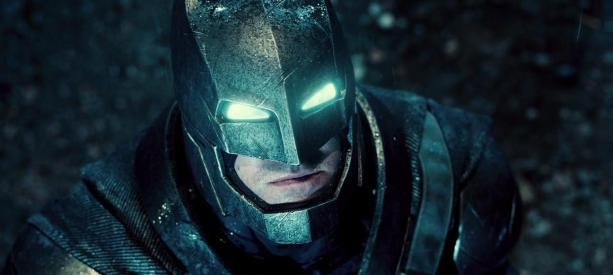 Batman usa a cabeça no trailer internacional de Batman vs Superman: A Origem da Justiça