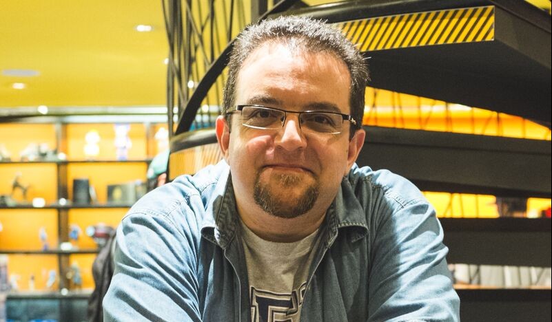 Jovem Nerd e Azaghal estarão no lançamento do livro  "Podcast: guia básico" de Leo Lopes