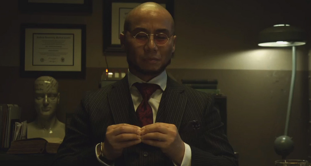 Hugo Strange encontra o Pinguim neste trecho de Gotham