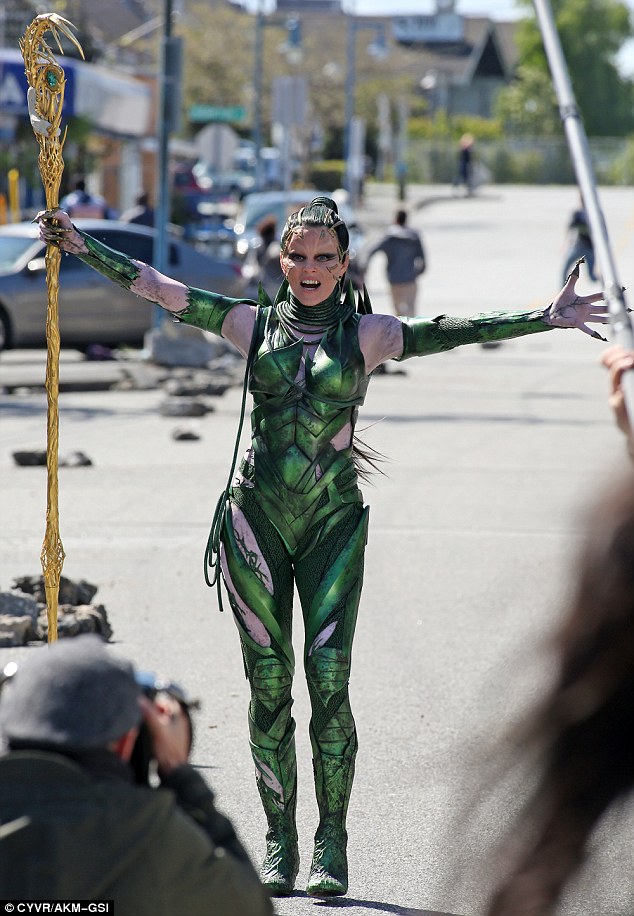 rita-repulsa-elizabeth-banks-6