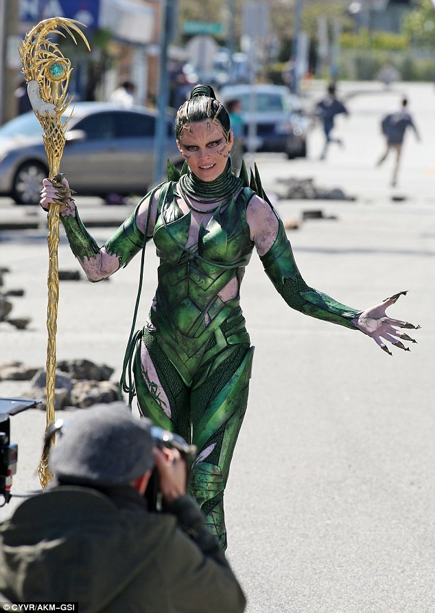 rita-repulsa-elizabeth-banks-7