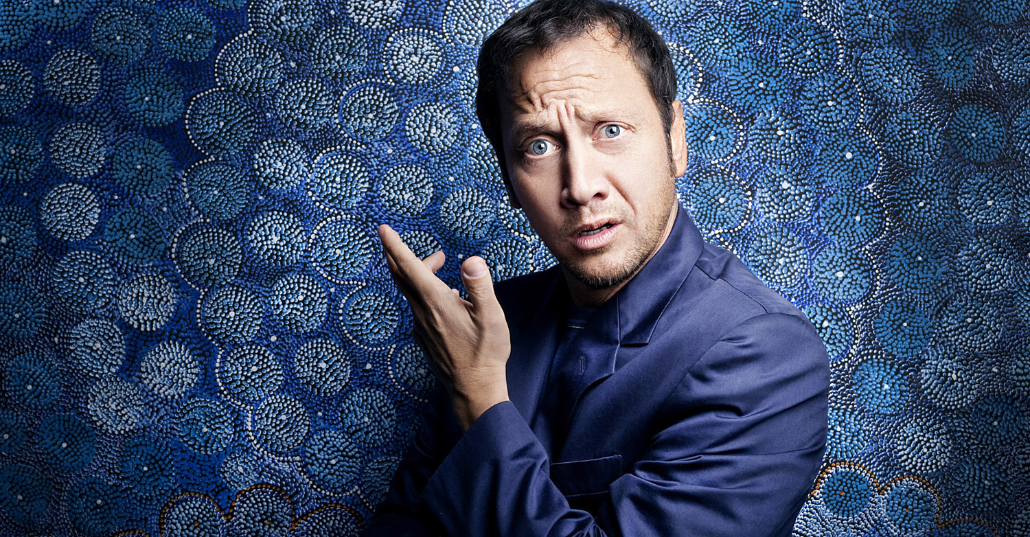 Rob Schneider deseja Feliz Natal em nome do elenco de The Ridiculous 6