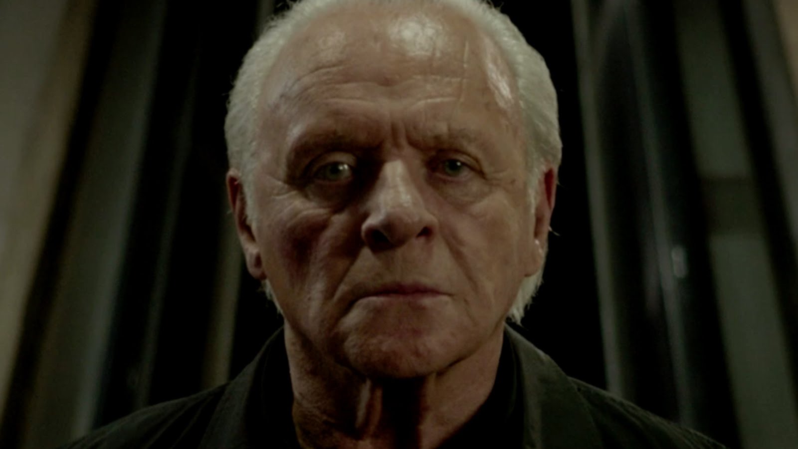 Trailer de Presságios de um Crime mostra Anthony Hopkins resolvendo um caso sinistro