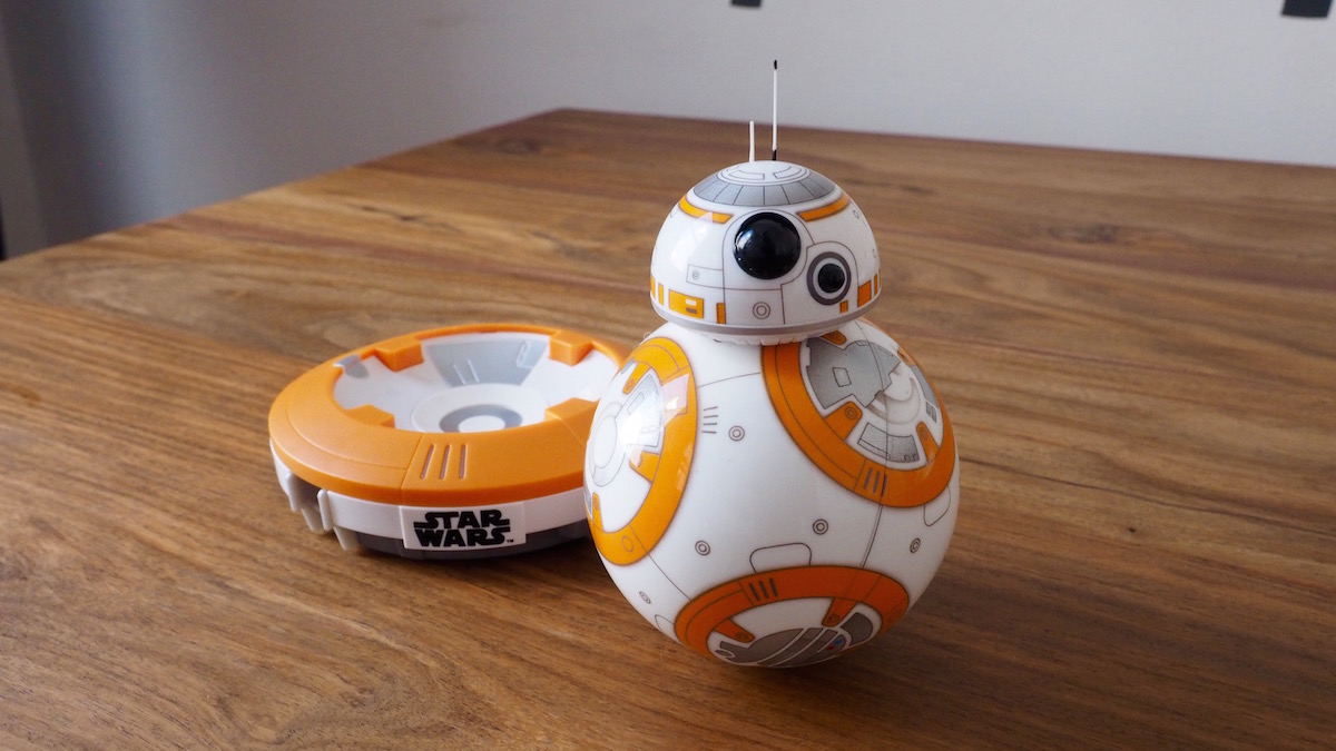 Alguém desmembrou um pobre BB-8 para ver como o robozinho funciona