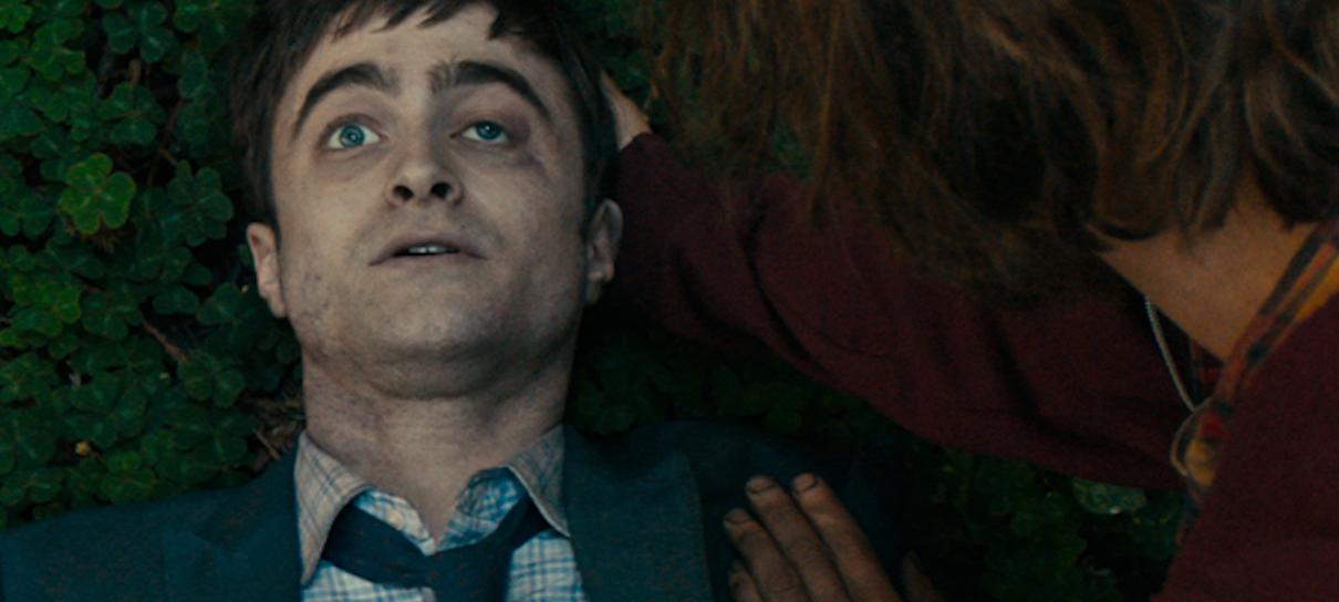 Daniel Radcliffe é um defunto flatulento no trailer de Swiss Army Man