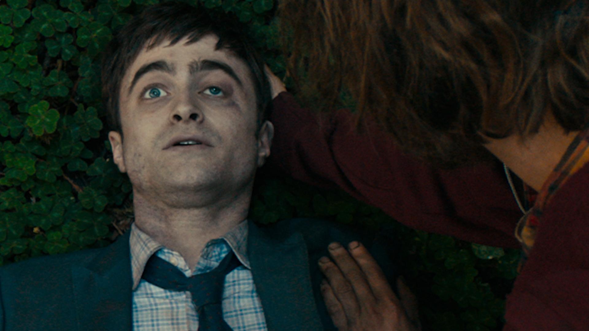 Daniel Radcliffe é um defunto flatulento no trailer de Swiss Army Man