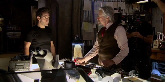 Hank Pym e Hope ganham destaque em novos vídeos de Homem Formiga
